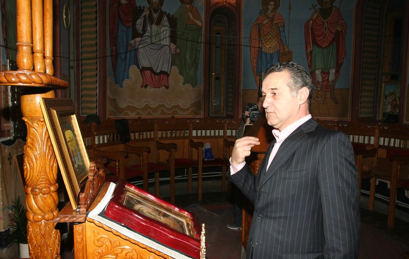S-a aflat de ce a reușit Barcelona ”remontada”. Gigi Becali s-a rugat pentru ei: ”Am început să zic: «Doamne, mai dă unul!»”