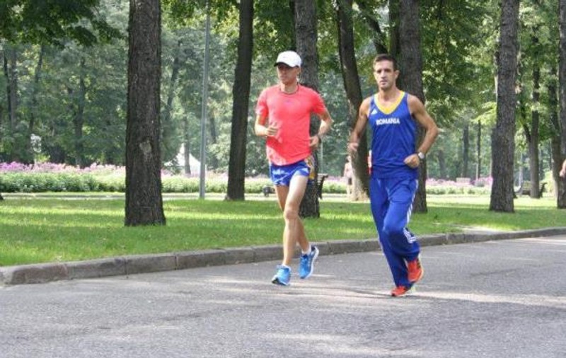 Ce fac atleţii când sunt atraşi de alcool? Beau, nu mult, şi aleargă!