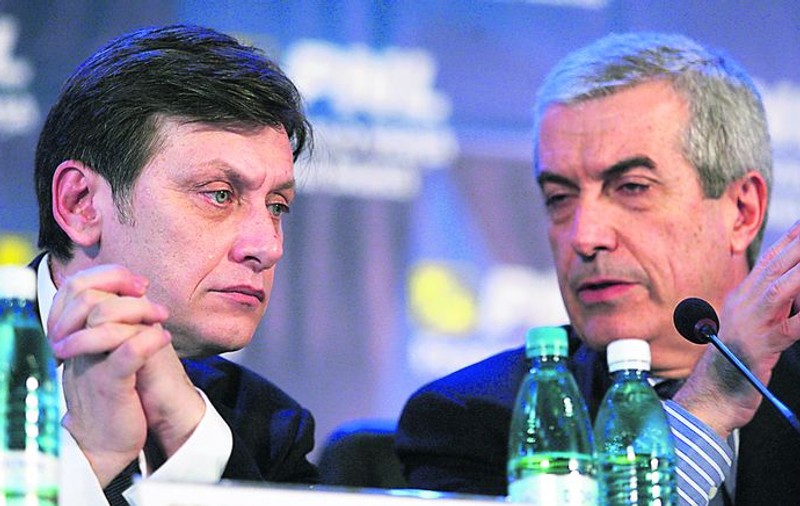 Antonescu şi Tăriceanu îşi sar la beregată