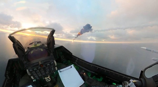 Imagini din avionul F-16 care a doborât drone rusești Geran deasupra Mării Negre Intervenția piloților români
