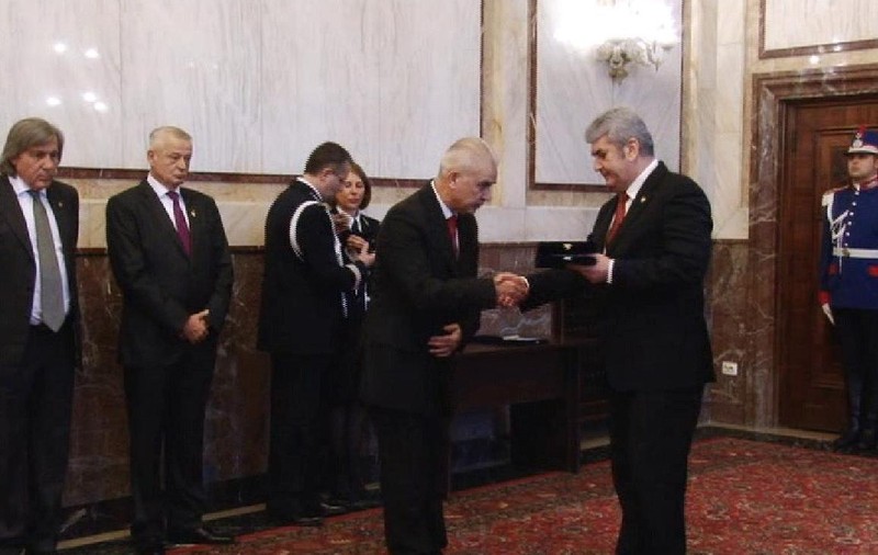 Ies la iveală combinațiile selecționerului! ^Anghel Iordănescu a folosit apartamentul lui Gabi Oprea fără să dea chirie! GALERIE FOTO