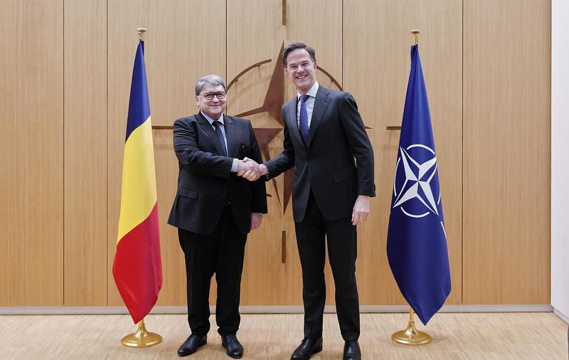Emil Hurezeanu, prima întâlnire cu noul șef al NATO, Mark Rutte. Ce au discutat cei doi