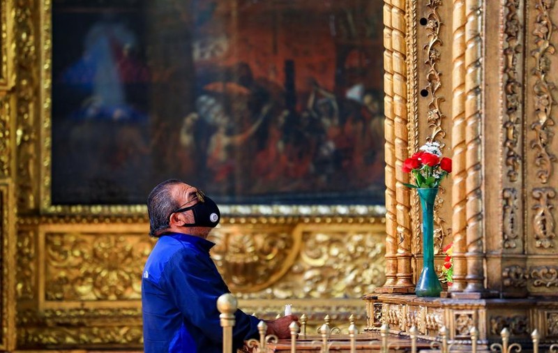 Analiză NYT. Bisericile din SUA s-au transformat în focare de infecție după ce au fost redeschise. Mai mulți tineri s-au infectat cu coronavirus într-o tabără religioasă