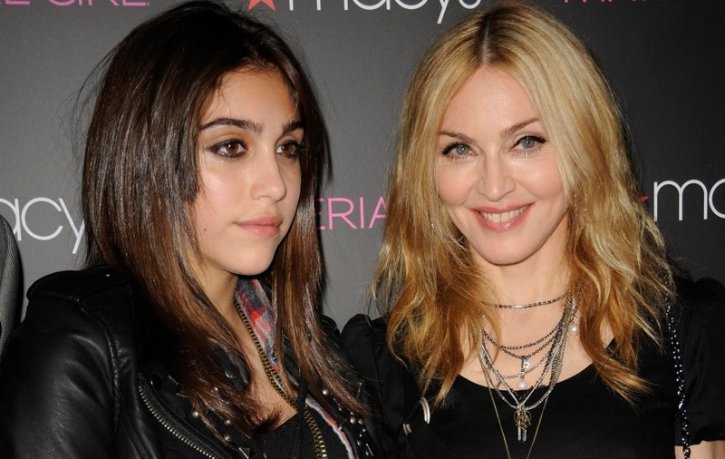 Madonna vrea să lanseze o colecţie de lenjerie intimă 