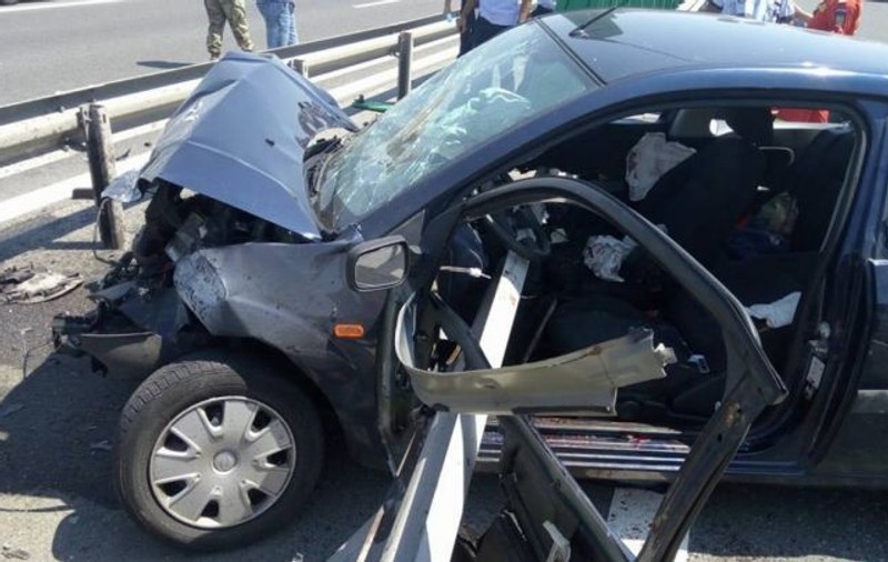 UPDATE. Grav accident pe Autostrada Soarelui. O femeie a murit, soțul și fiul său sunt grav răniți