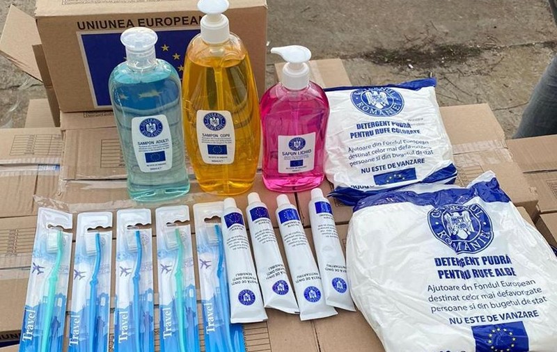Guvernul dă ajutoarele cu produse de igienă şi alimentare, de la Uniunea Europeană, persoanelor aflate în izolare şi carantină