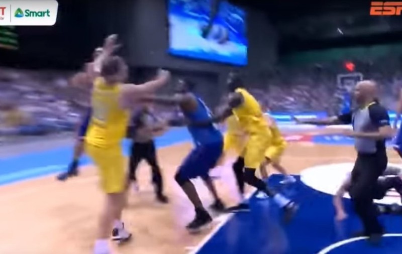 Cea mai mare bătaie din baschetul mondial, la meciul Filipine - Australia, din preliminariile CM 2019. Jucători din NBA, implicați | VIDEO