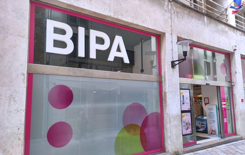 BIPA, cea mai mare rețea de drogherii din Austria, intră în România