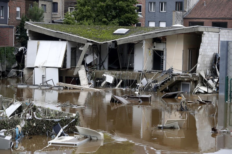 Orașul belgian Pepinster, grav afectat de inundațiile care au provocat prăpăd | Foto: EPA