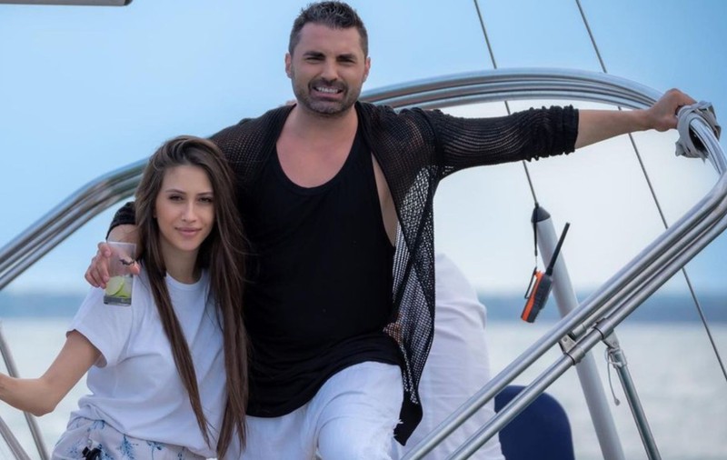 Pepe și-a botezat băiețelul în secret. Primele imagini de la eveniment. Cine i-a fost aproape artistului