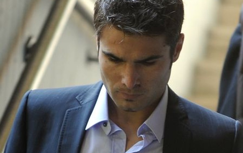 Mutu, pe stop!