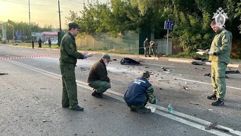 Specialiștii criminaliști se aflau duminică la locul exploziei, continuând să cerceteze zona. Foto: Profimedia