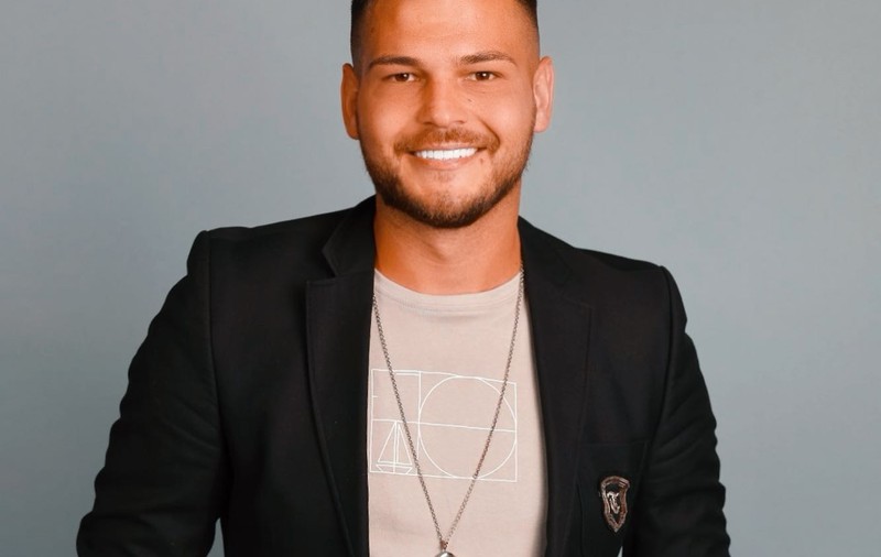 Răzvan Botezatu s-a despărțit de iubit: „Îl caut pe ăla cu bani mulți și cu zile puține”