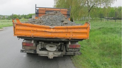 Un român fără permis conducea un camion bun de dus la fier vechi, pe o șosea din Germania