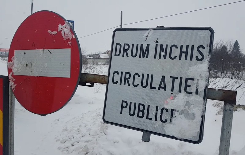 Drumuri închise și restricții de circulație din cauza viscolului puternic în județul Buzău