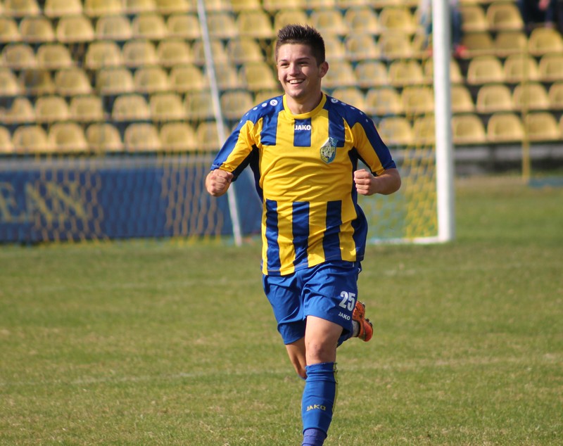 Viorel Ion, antrenorul de la Gloria Buzău, după 0-8 la Călărași: ”Nici Trapattoni sau Capello nu ar putea să facă nimic. Nu se mai poate fără bani, nu am primit nimic de șapte luni”. Echipa se desființează de luni, ”Vioară” se internează la Brașov