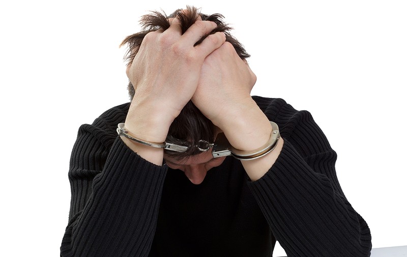 Difuzarea de imagini intime ale unei persoane va fi pedepsită cu închisoare de până la 3 ani