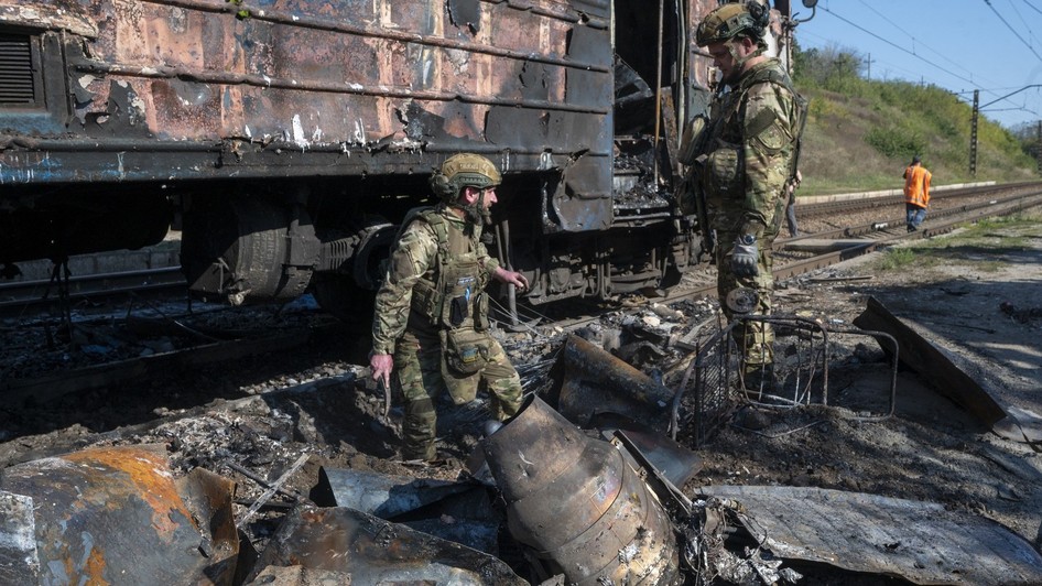 Tren de pasageri atacat de Rusia cu o dronă Geran-4 în regiunea Harkiv. Imagine cu caracter ilustrativ Sursa foto: Profimedia