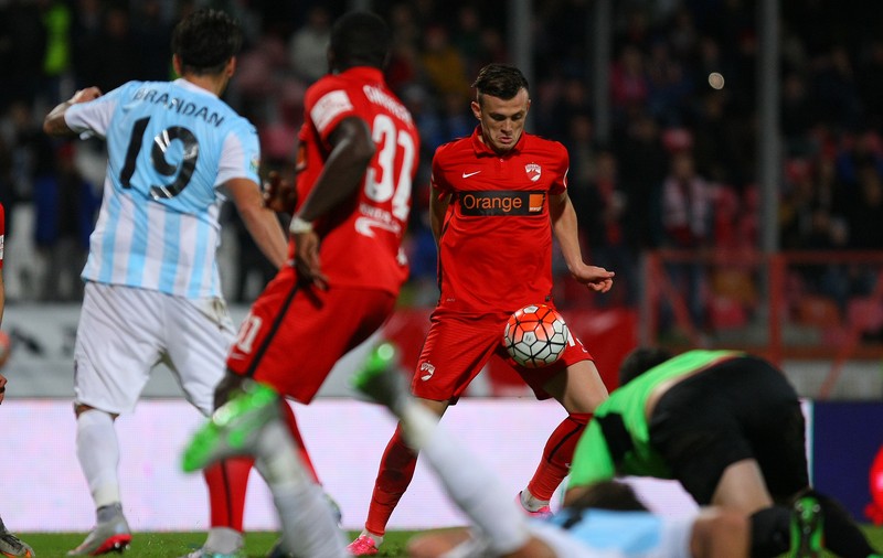 LIGA I LA FOTBAL, ETAPA A 14-A / Dinamo - ASA Tîrgu Mureş 2-1. ”Dublă” Andrei Marc! Oaspeții contestă ambele goluri. ^Fault în atac la primul și lipsă de fair-play - la al doilea. În final, ardelenii au avut un om eliminat / GALERIE FOTO