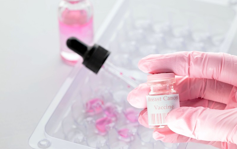 De când ar putea fi produs vaccinul revoluționar împotriva cancerului la sân. Ce spune președintele companiei care dezvoltă vaccinul 