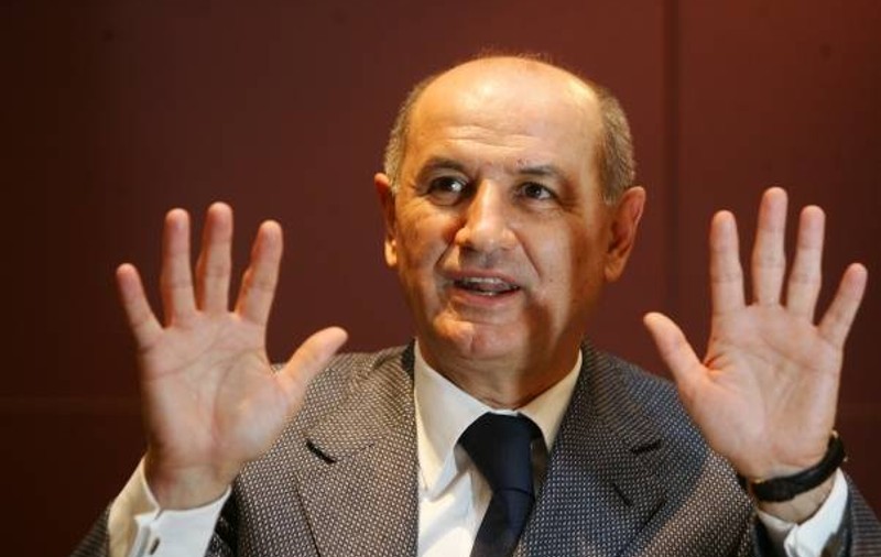 Copos a sărbătorit cu vin roşu numirea lui Răzvan Lucescu la Rapid