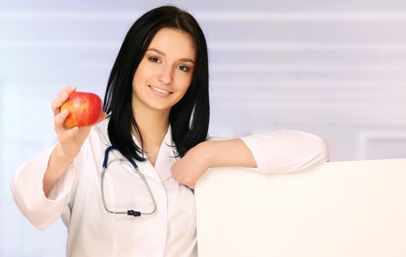 Medicii specialişti oferă consultaţii gratuite în noua Piaţă Obor din București