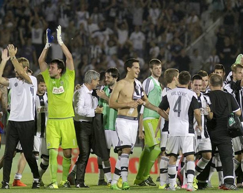 Jucătorii lui Partizan au sărbătorit calificarea în chiloți
