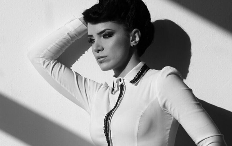 Adelina Pestriţu face valuri pe Facebook: "DACĂ ÎL PRIND, ÎI RUP PICIOARELE!"