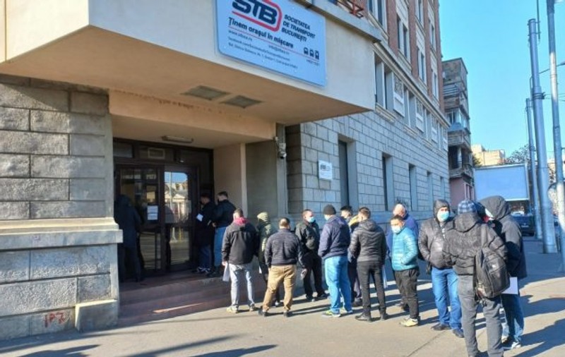 G4Media: Coadă pentru angajări la STB, după ce compania a anunțat concedieri în rândul șoferilor