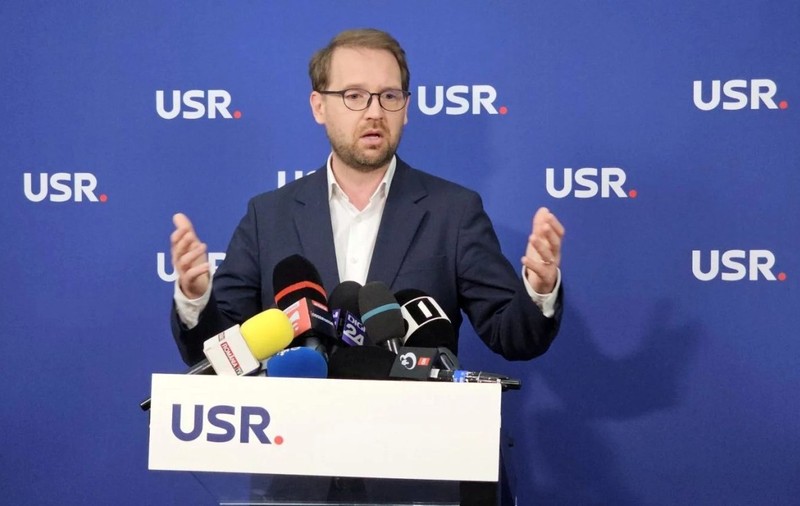 Manfred Weber (PPE) și Valerie Hayer (Renew) cer Comisiei Europene să blocheze 770 de milioane de euro din PNRR-ul României din cauza „amendamentului Fritz”