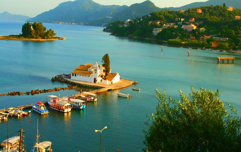 (P) Corfu – un paradis luxuriant pentru iubitorii de călătorii