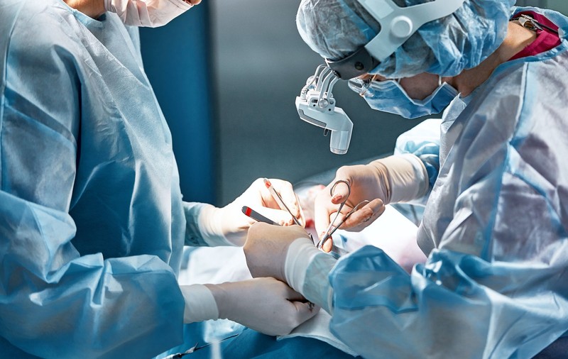 Un medic din Craiova, acuzat de ucidere din culpă, după ce patru pacienți pe care i-a operat au murit