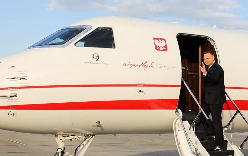 Avionul în care se afla președintele Poloniei a ratat aterizarea de 4 ori pe un aerodrom militar