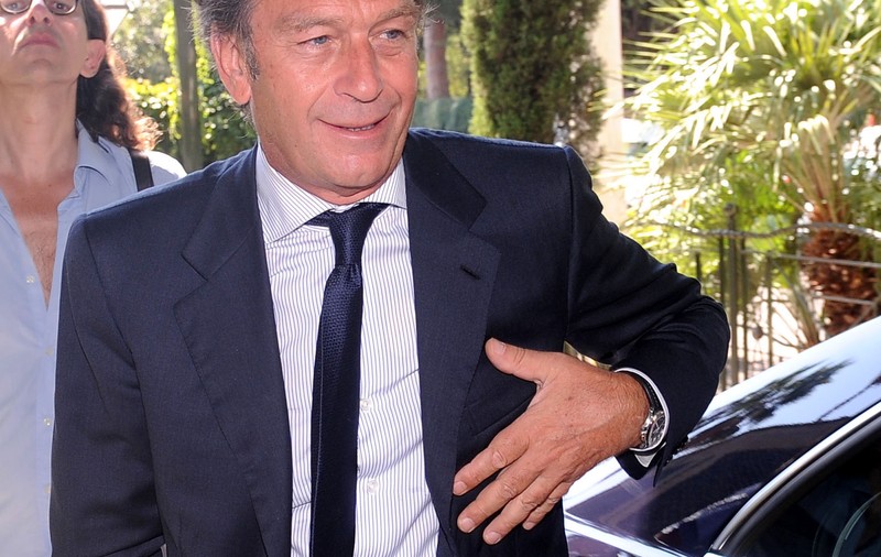 Leeds a plătit postaci care să laude conducerea clubului!
