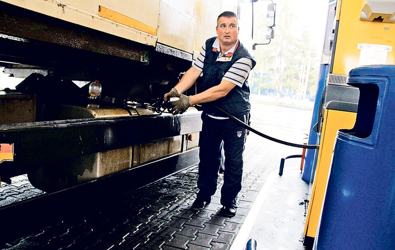 «Aici este cel mai ieftin carburant din ţară»