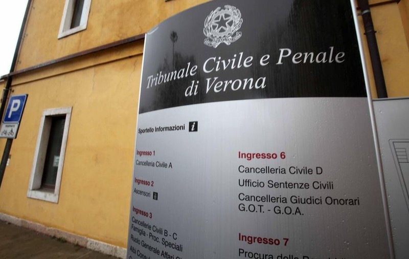 Român acuzat că și-a bătut și umilit soția ani întregi, în Italia: a biciuit-o după ce a dezbrăcat-o „ca să nu-i strice hainele scumpe”