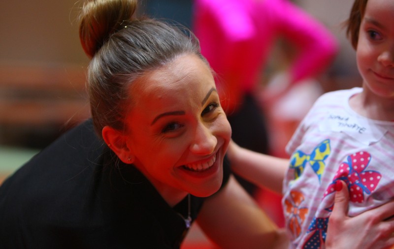 Surpriză: frumoasa Sandra Izbaşa s-a TATUAT! Ce şi-a "pictat" pe mână: "Aşa am considerat eu" / GALERIE FOTO