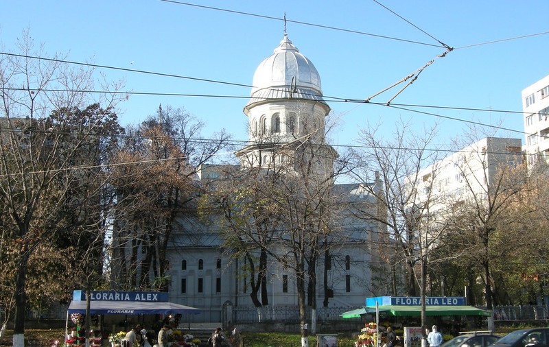 Doi preoți au fost infectați cu coronavirus. Biserica din Colentina a fost înschisă