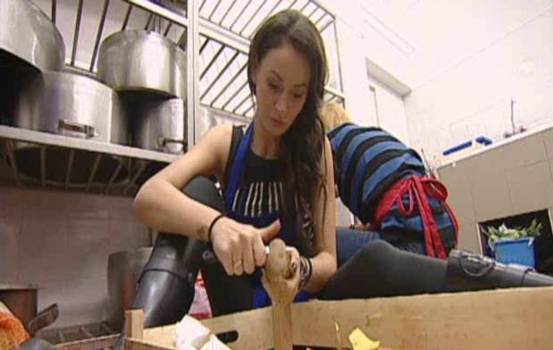 CE FACE NOUA CASNICĂ de la MASTERCHEF, în TOIUL NOPȚII, CU SOȚUL!