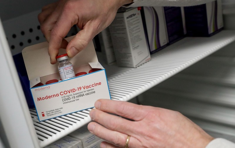 O nouă tranșă de peste 355.000 de doze de vaccin Moderna ajunge, vineri, în România