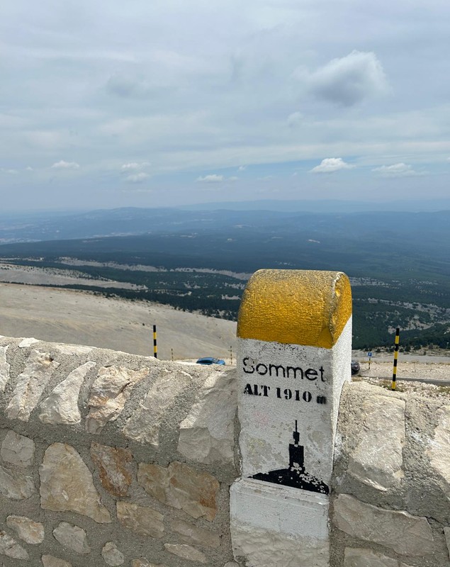 Ziarul L'Équipe cu victoria epică a francezului Valentin Paret-Peintre pe Mont Ventoux nu a apărut pe print. Care este motivul