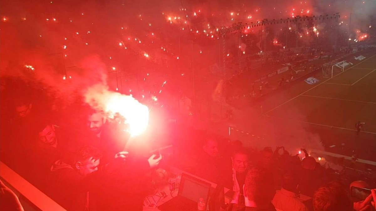 Traficul aerian a fost întrerupt în Salonic până luni dimineață pentru fiesta fanilor echipei PAOK Salonic