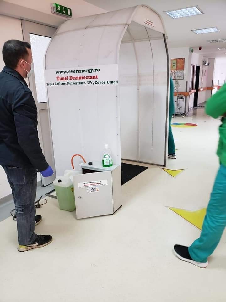 Tunelul de dezinfectare montat la Spitalul Municipal Onești 