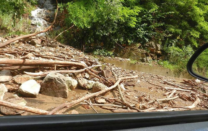 «Transalpina Banatului», amenințată de viituri! Localnicii au sunat la 112