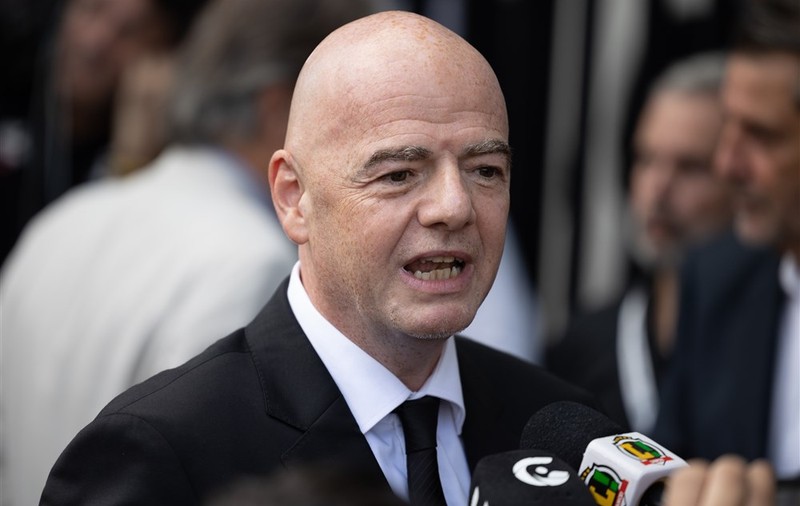 FIFA va cere fiecărei țări să numească un stadion în onoarea lui Pele. „Generaţiile viitoare trebuie să știe cine a fost Pele”