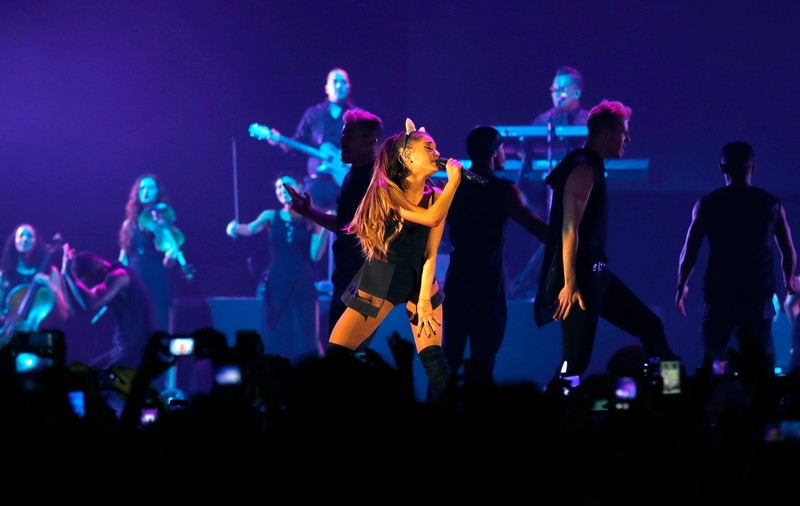 Explozii pe Manchester Arena | Primul mesaj din partea Arianei Grande