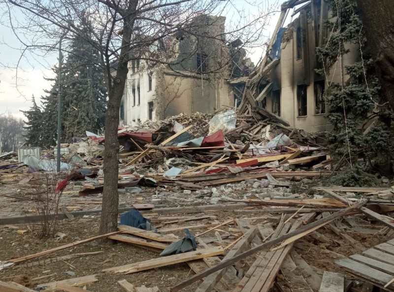 Ruinele teatrului din Mariupol, bombardat pe 16 martie de forțele ruse. Foto: Profimedia