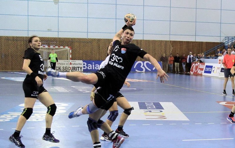 Liga Campionilor. Una rece, alta caldă: HCM Baia Mare - Larvik 29-31, Savehof - CSM București 17-28