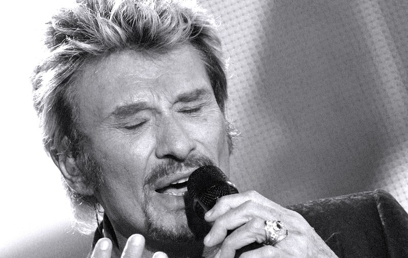 Sicriul rockerului francez Johnny Hallyday a fost transferat într-un cavou din Antilele franceze