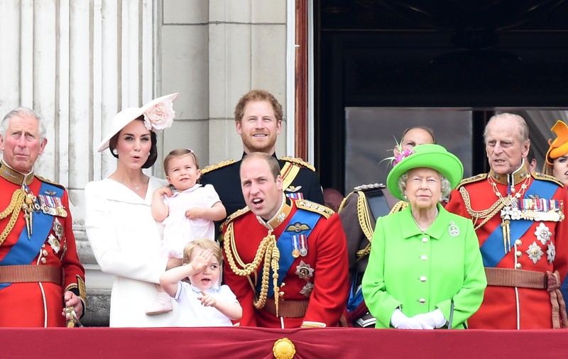 Ordinea succesiunii la tronul britanic după ce Kate Middleton a născut